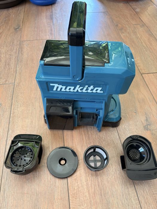 Vand set aparat cafea Makita DCM501