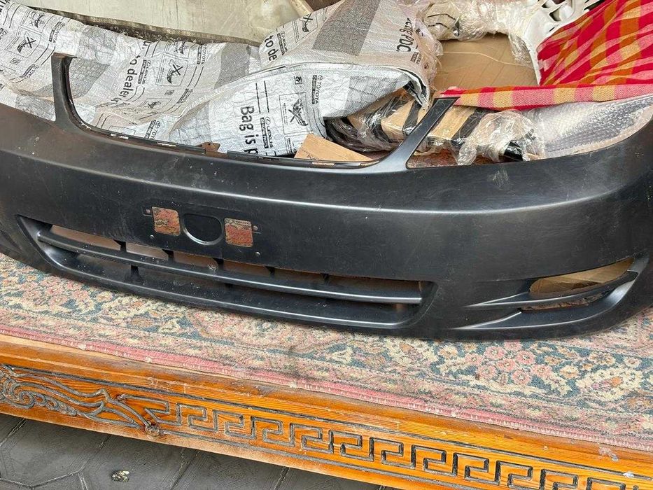 Бампер на toyota carolla
