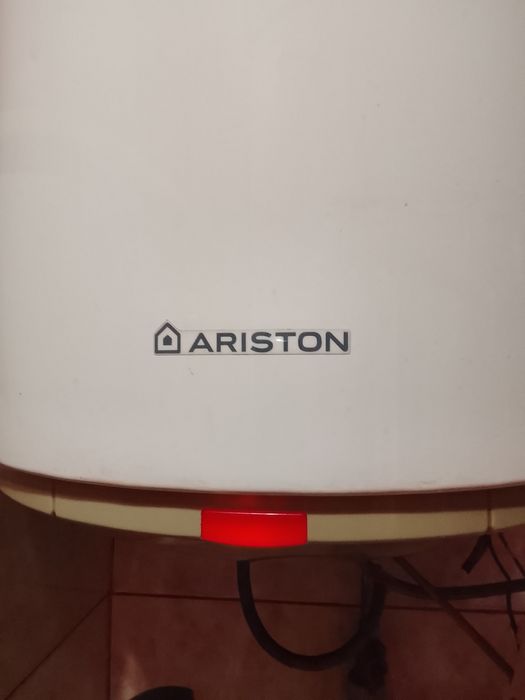 Продам,,бойлер Аристон