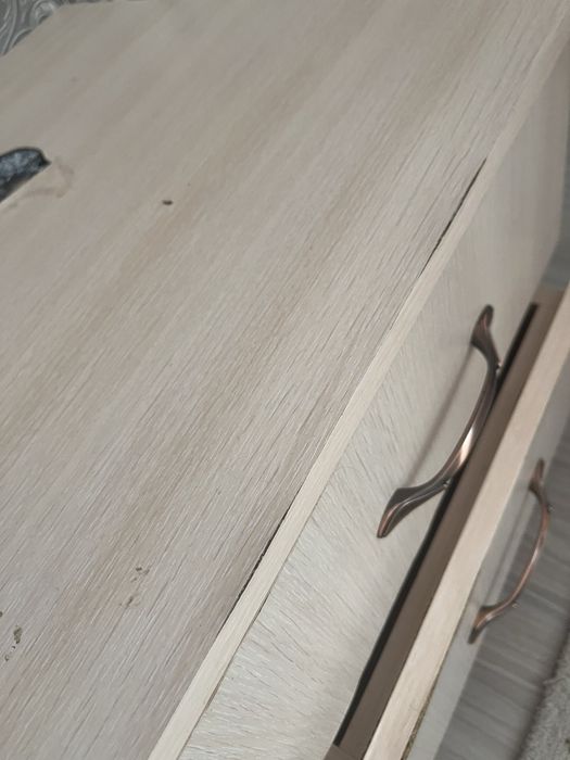 Прикроватная тумбочка