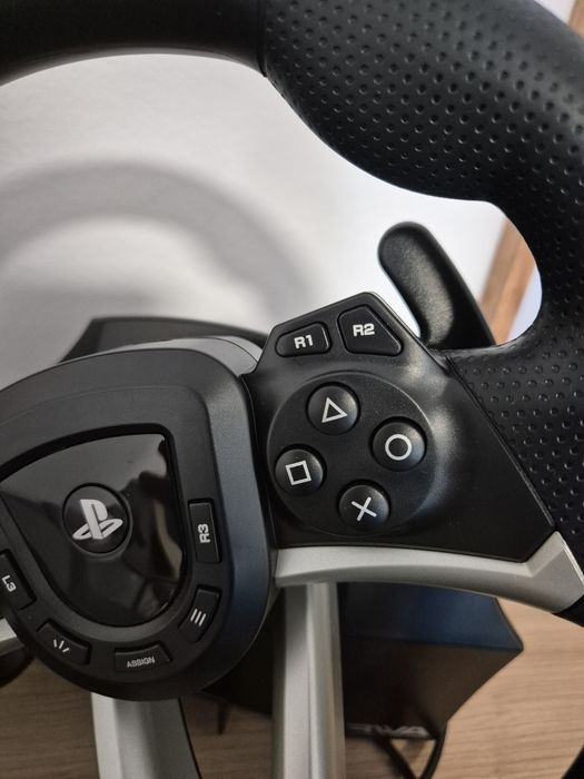 Volan PS5 originală.Compatibilitate: PS5, PS4 și PC.Ideal pentru: Gran Turismo 7
