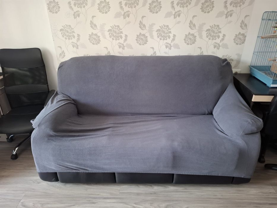 Canapea extensibila neagra din piele