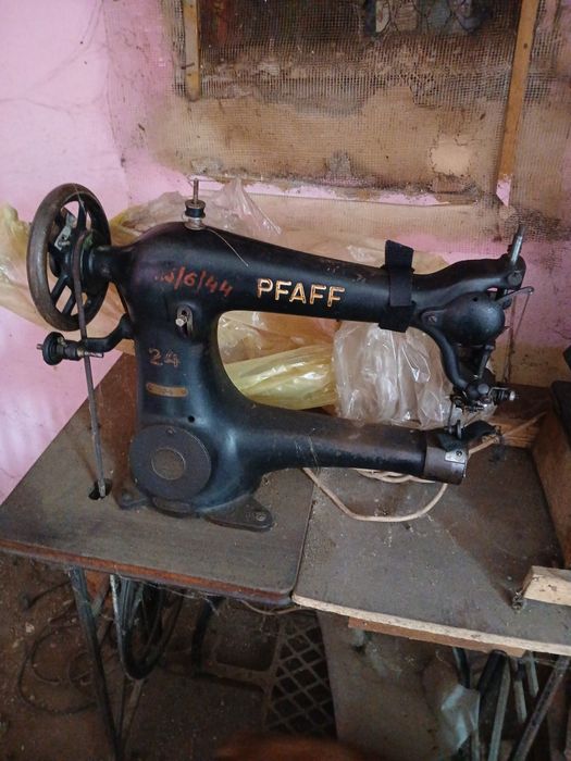 Masini de cusut ffff vechi