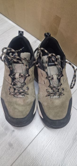 Кроссовки демисезонные