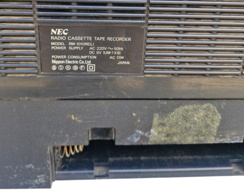 Радиокасетофон NEC RM-1010RE