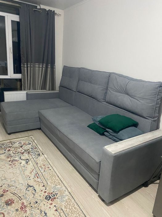Продается почти новый диван