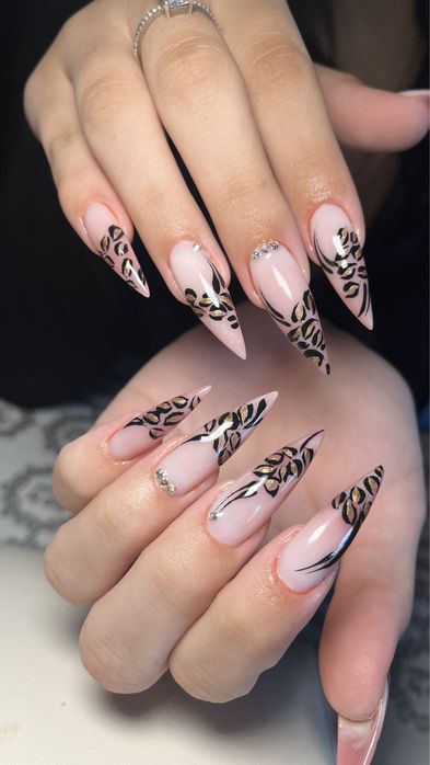Unghii gel constructie