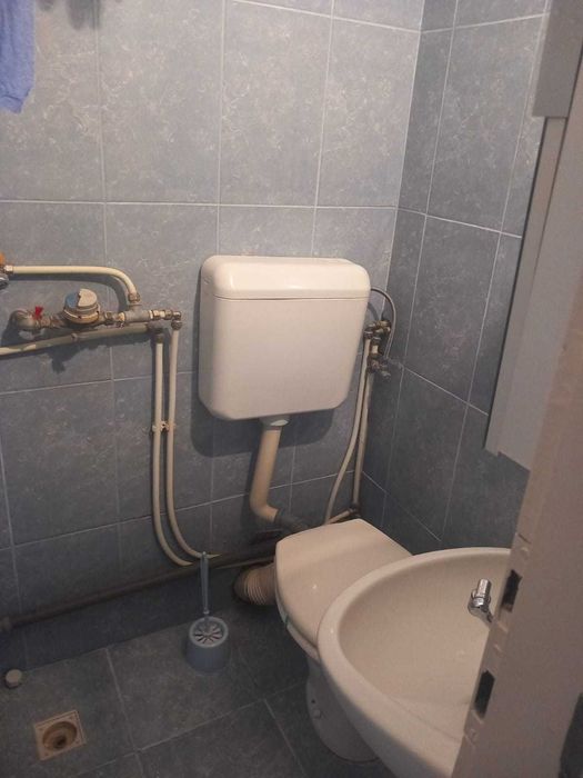 Închiriez garsoniera