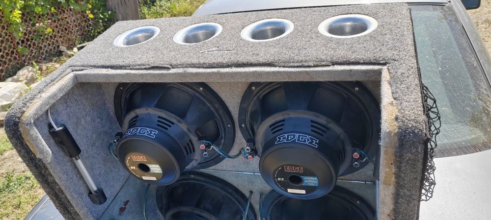 Subwoofer auto 2x600 wați RMS