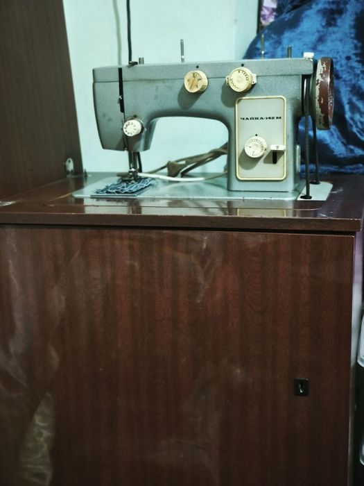 Швейную машину Чайка