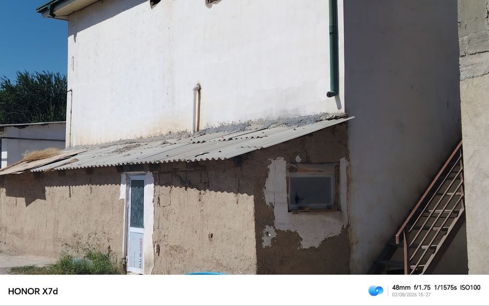 Tayyor biznes sotiladi do'konlari va Nonvoy xonasi va tepada tikuv sex