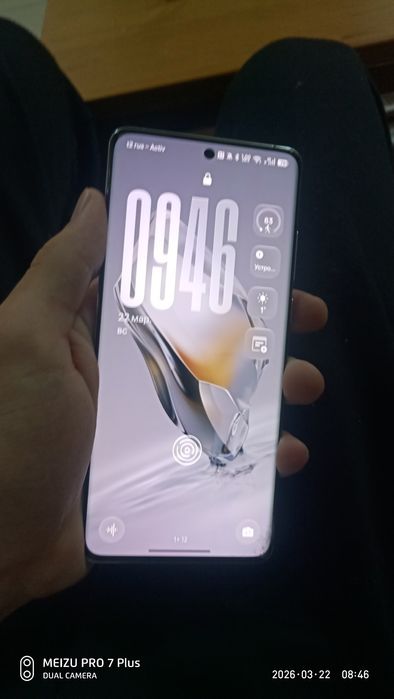 Продам OnePlus 12