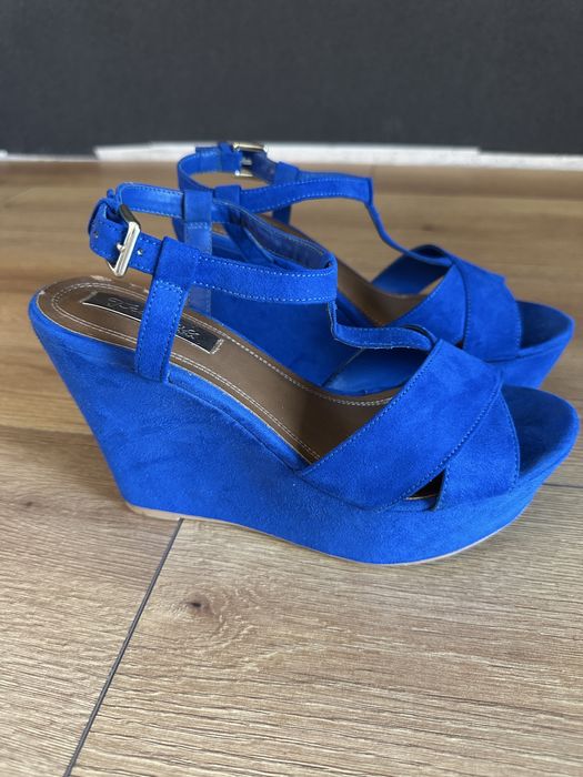 Сандали сини Zara