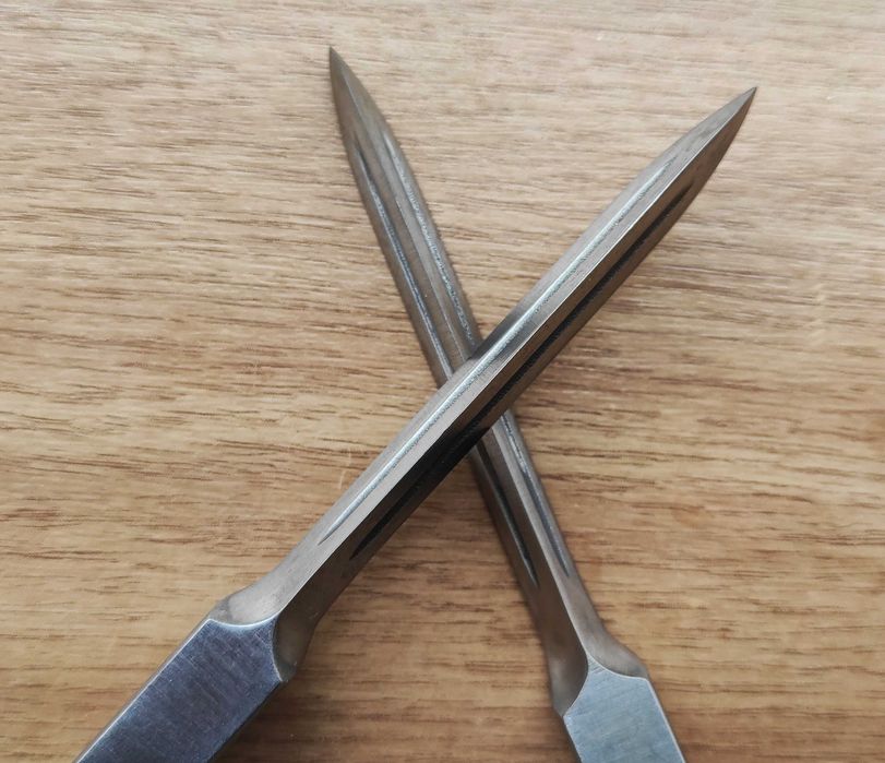 Нож за хвърляне с тройно острие DEFENDER XTREME