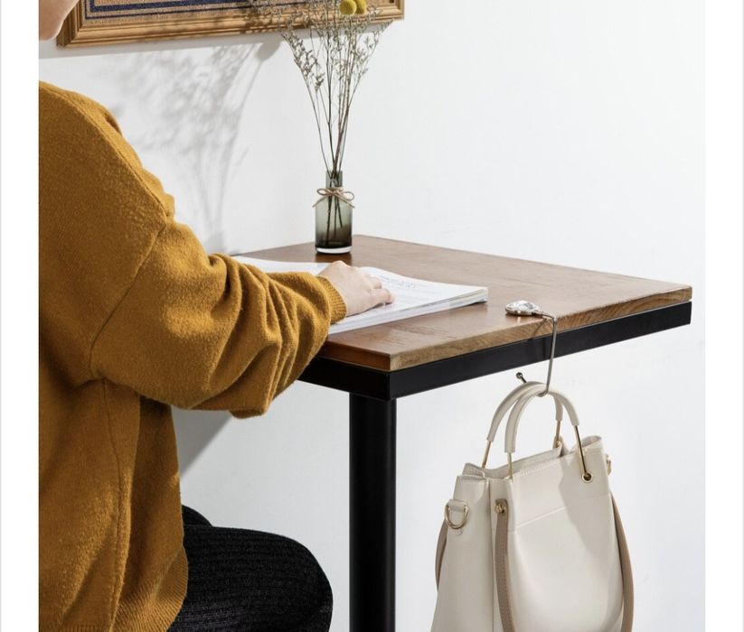 Set 2 Carlige de masa pentru genti sau rucsac