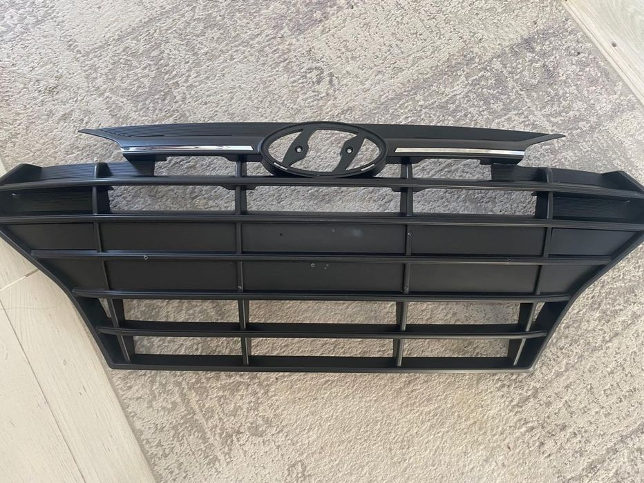 Решетка радиатора Hyundai Elantra