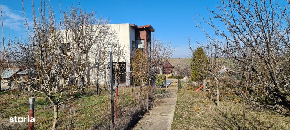 Proprietate cu 2 case 7 km Craiova in Ghercesti