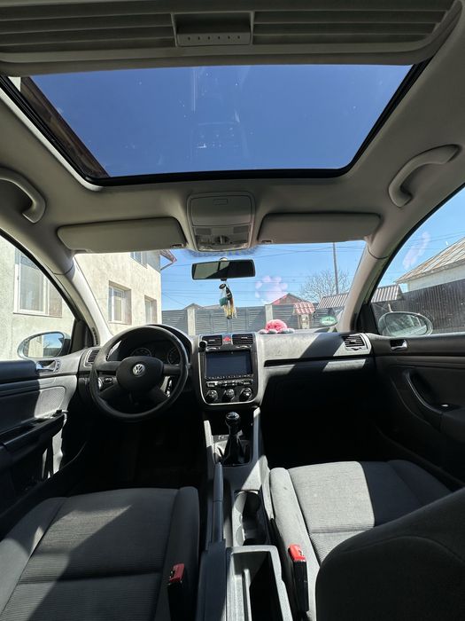 Vând VW Golf 5 1.4 fsi 90CP