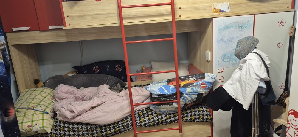 Срочно!!! Детский гарнитур унисекс, Россия