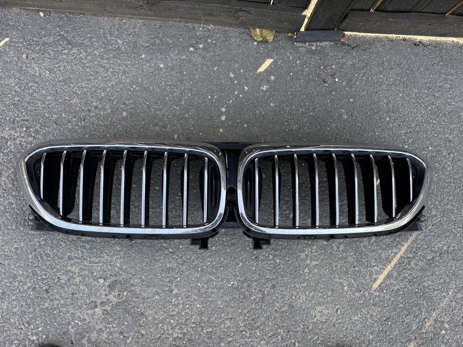 Grila activa BMW G30 cu nari