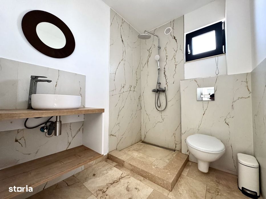 Casa 5 Camere P+1 | Teren 250mp | 2 Locuri Parcare | 125000e luna asta