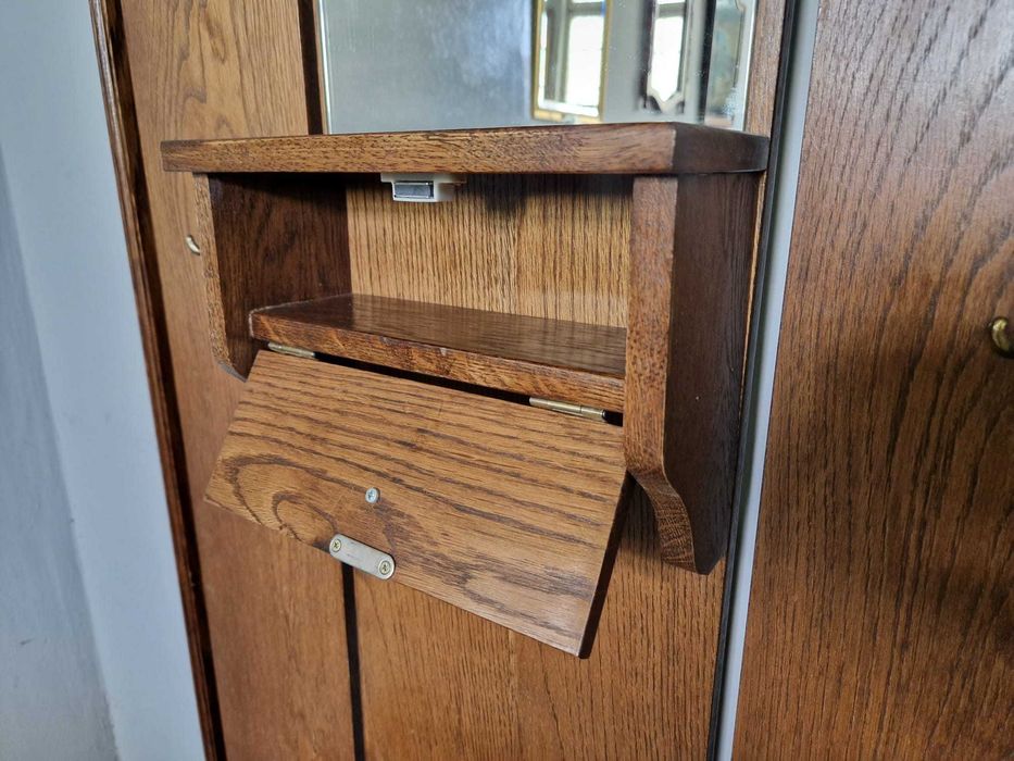 Винтидж дървено портманто с огледало и сандък