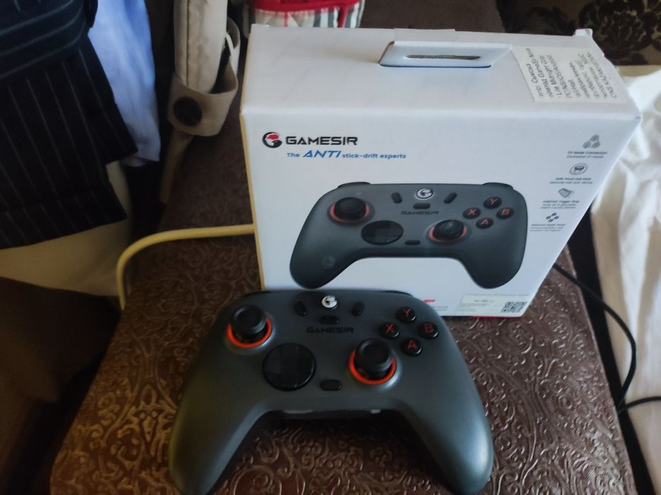 Геймпад Gamesir Nova 2