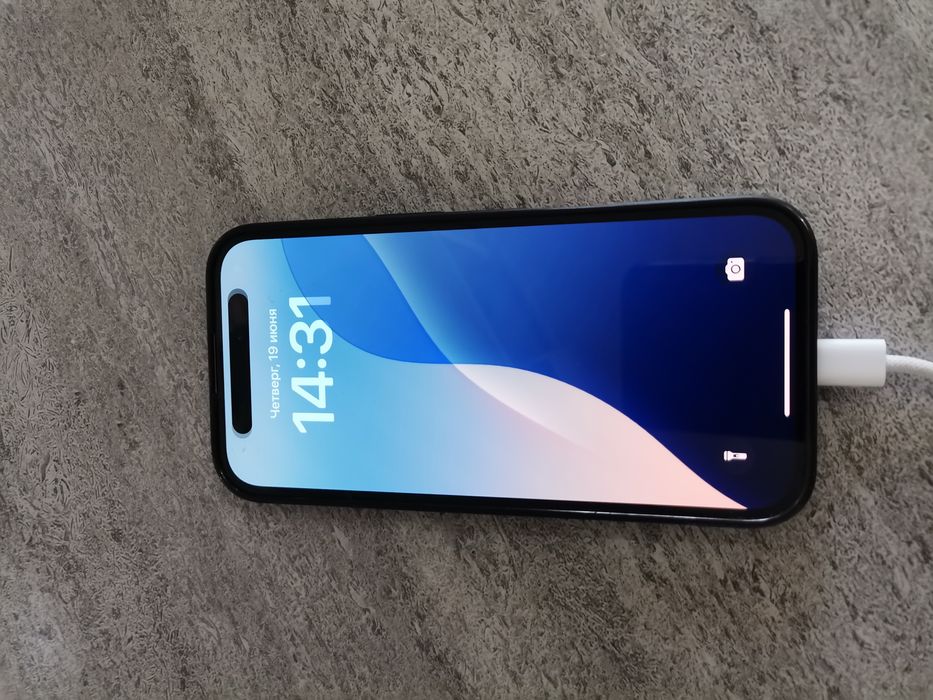 Продам IPhone 16