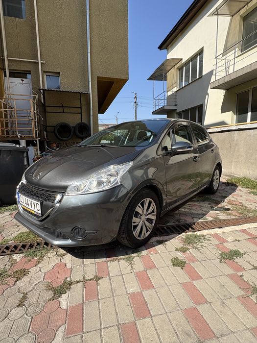 Peugeot  208 , 1.4 HDi, 106.000 km , 2014