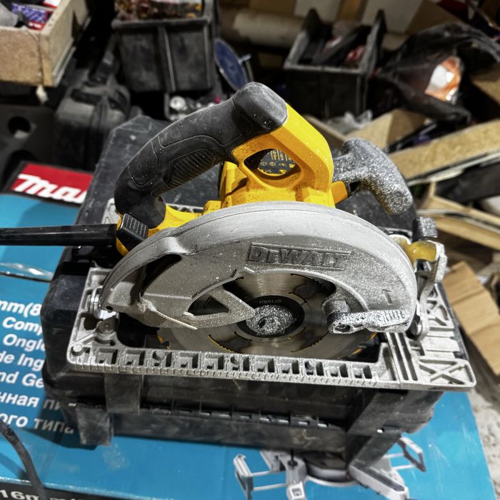 Погружная пила Dewalt
