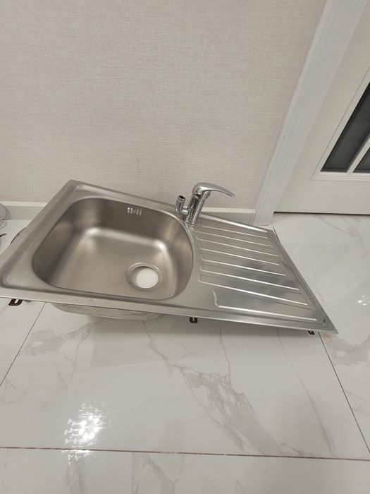 Продаётся Кухонная раковина