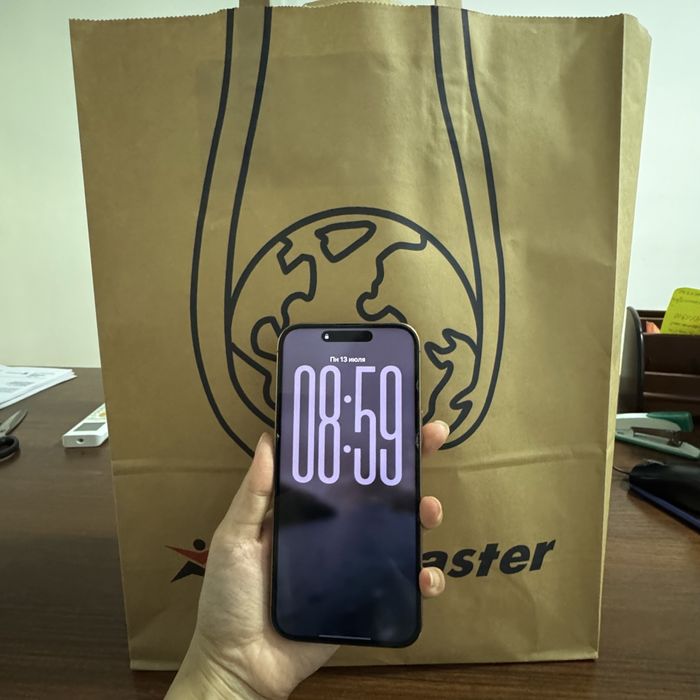 Шымкент Продам IPhone 16 Pro Max с действующей гарантией