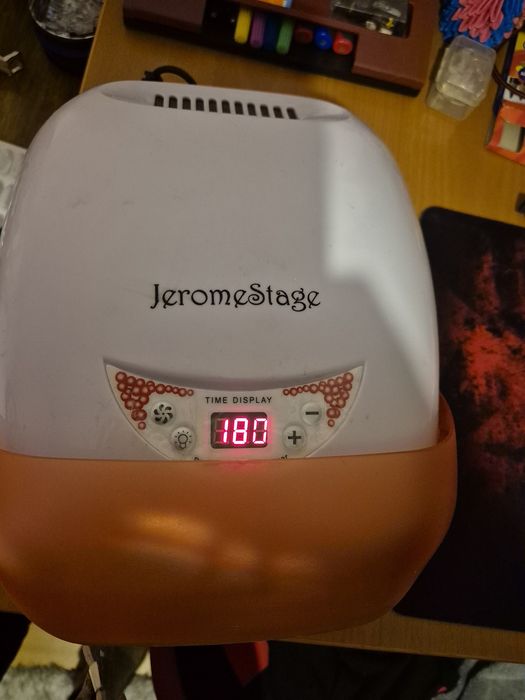 Lampa de unghii cu protecție si ventilator