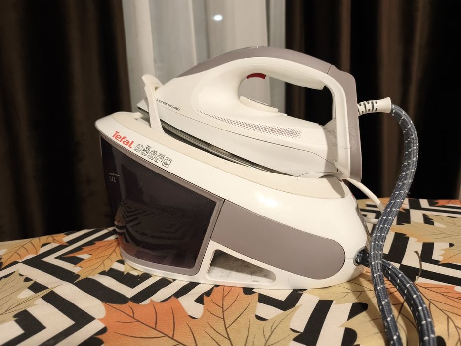 Statie de calcat Tefal Express Anti-Calc