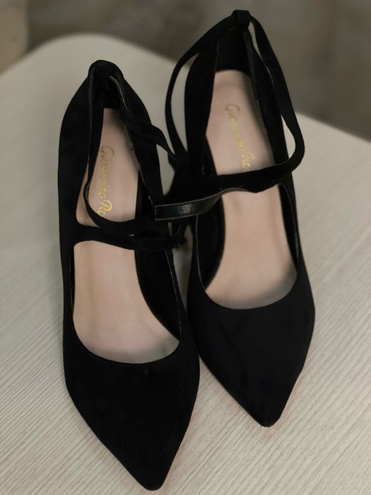 Продаю новые туфли