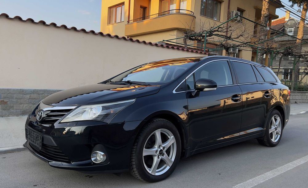 Toyota Avensis 2.2 D-4D 2014г