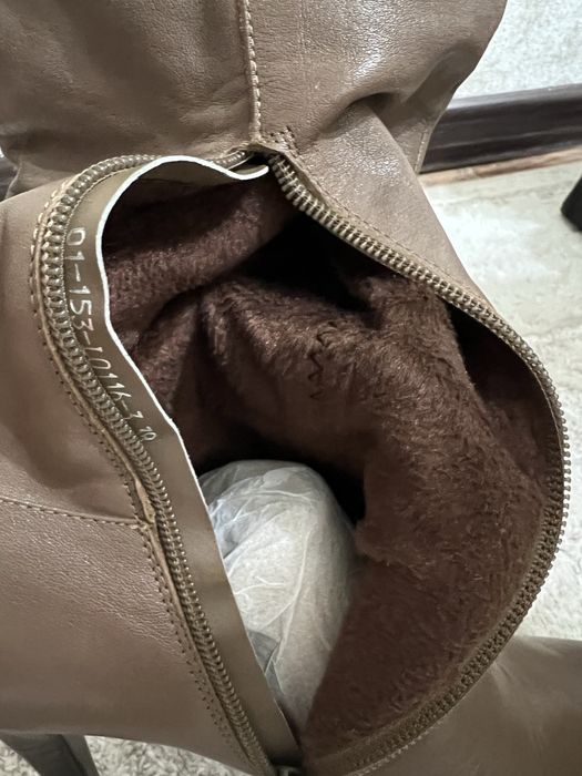 Продам кожанные сапоги 18000 тенге.