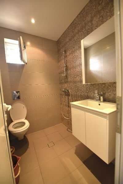 Дава се под наем Тристаен апартамент в София, Зона Б-18 - 110 кв.м за 725 € - Снимка #8