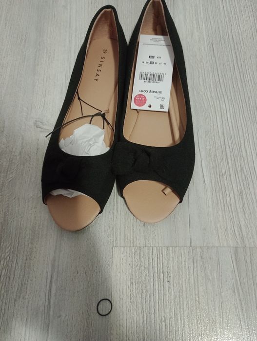 Balerini dama de culoare neagra