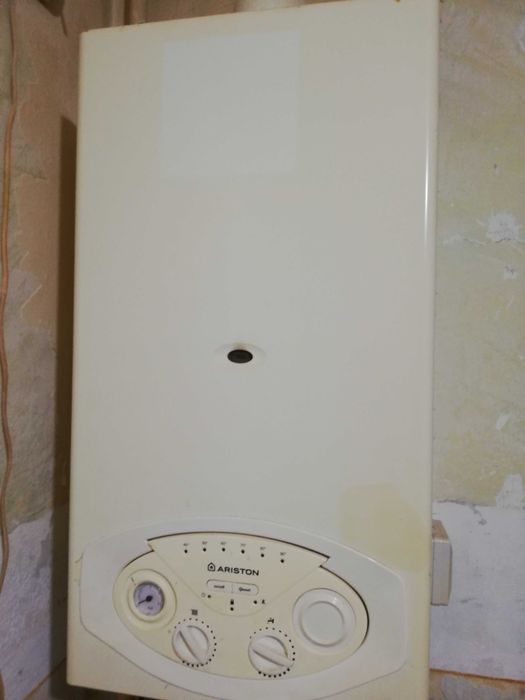 Vând centrala termica apartament cu tot cu calorifere!