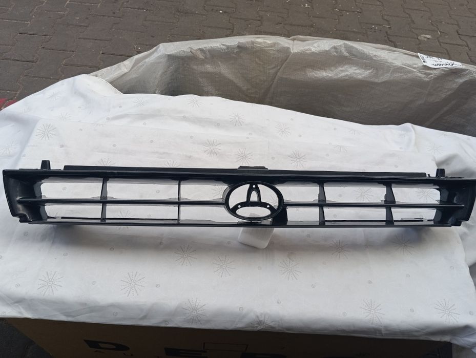 Камри 10; 25 ; 30-35 решетки радиатора