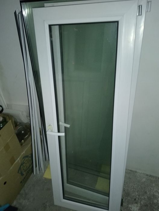 Продам Б/у окна пласкик