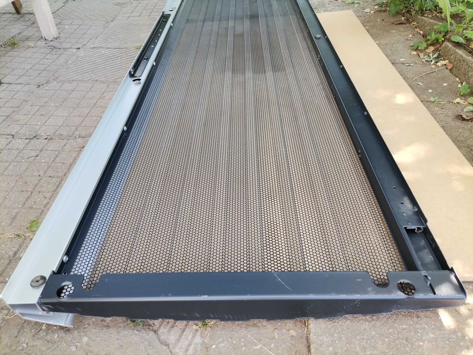 Врата за сървърен шкаф