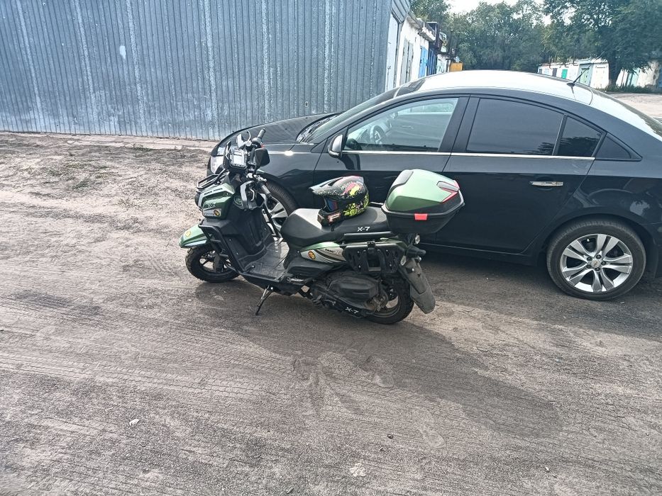 Продаю скутер tank x 7