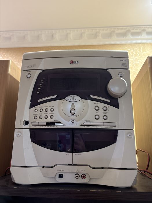 Музыкальный центр LG