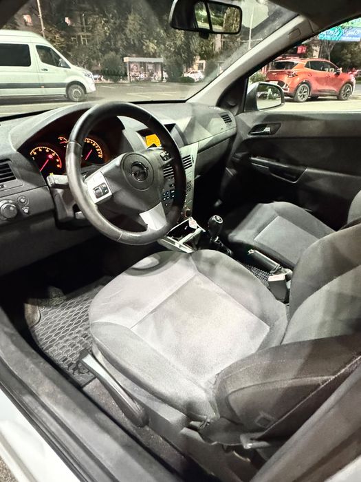 OPEL Astra 2012 — imagine 4