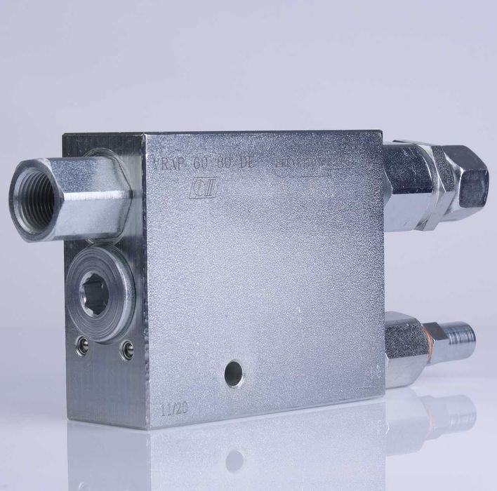 Плуг клапан, Италия, янги, нархи 2 млн 500 минг сум