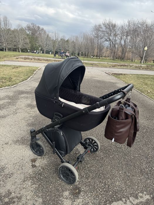 Продам коляску Anex Cross