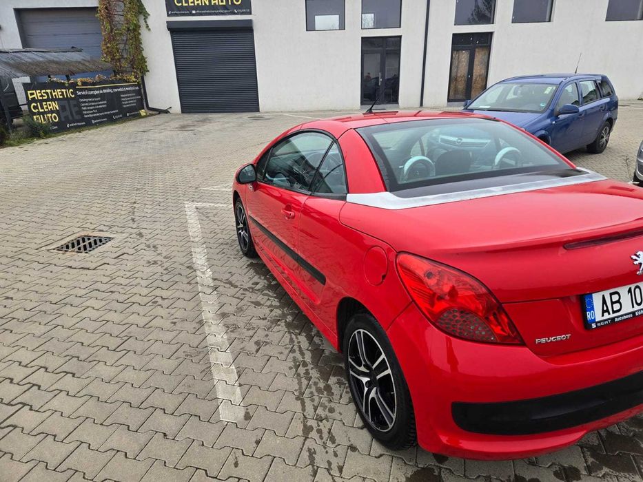 Vând Peugeot 207 CC