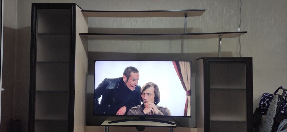 Продается стенка-горка-шкаф в зал/гостинную